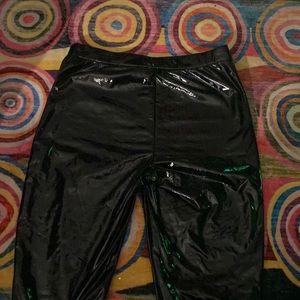 Shiny leather going out pants